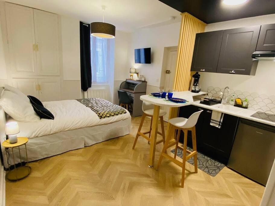 Le Haslay Seraucourt En Plein Coeur De De - Charme De L Ancien Et Confort Contemporain Appartement Bourges